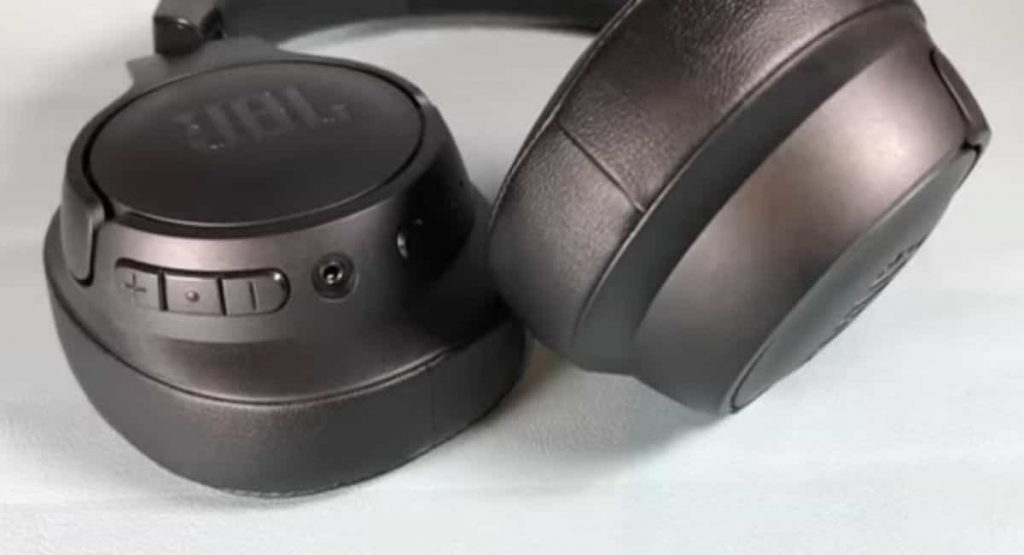 JBL Tune 700BT Controls